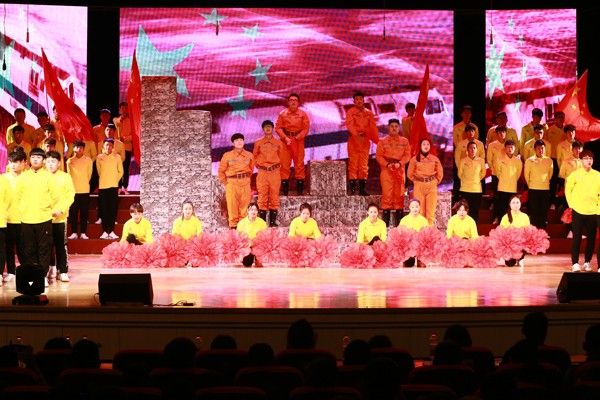 欧冠官方网站大合唱比赛暨学生风采大赛落下帷幕（图2.jpg